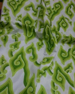 Jual Kain batik motif Mega mendung tembokan putihan